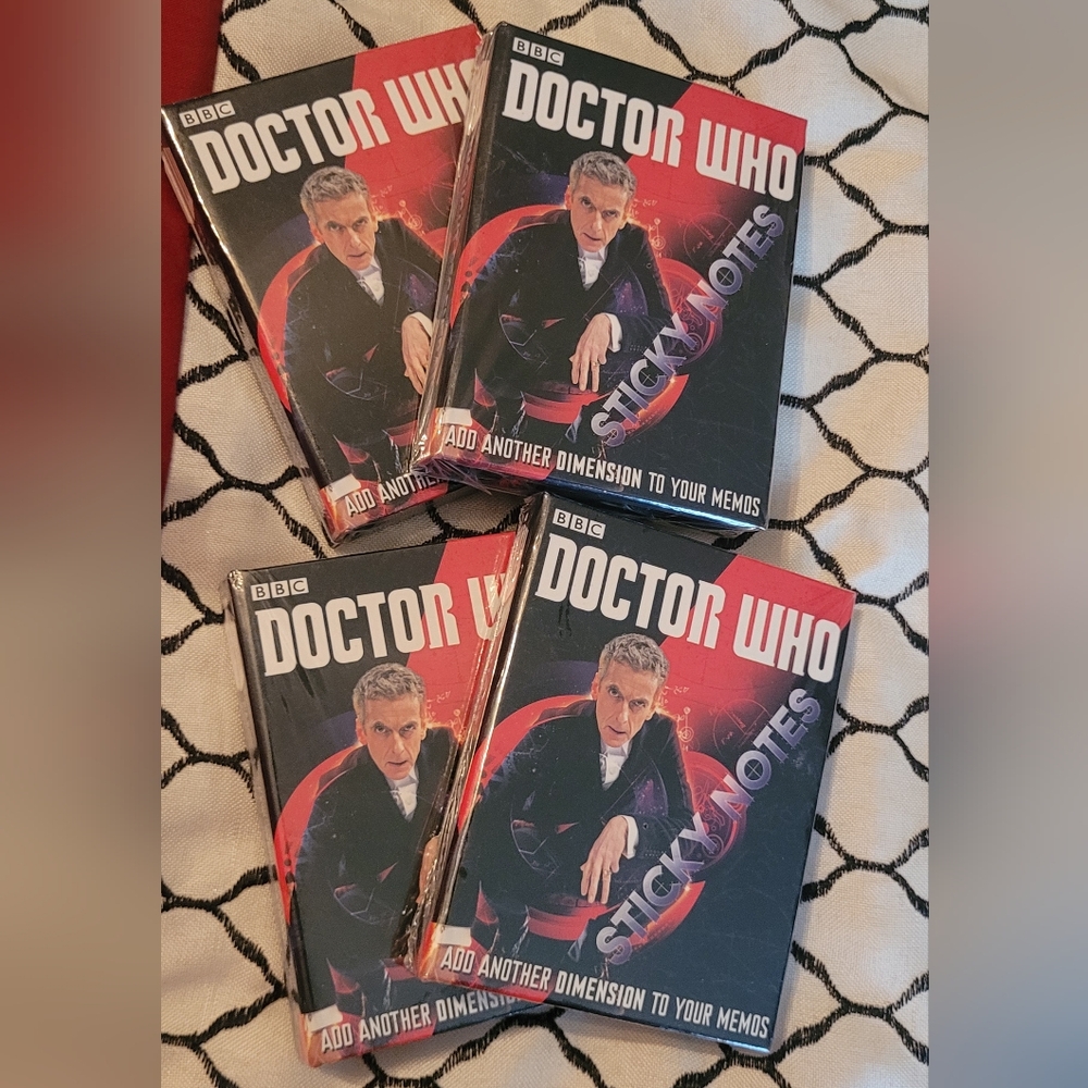 NWT 4 Doctor Who Sticky Notes Set - Black and Red. BRAND NEW